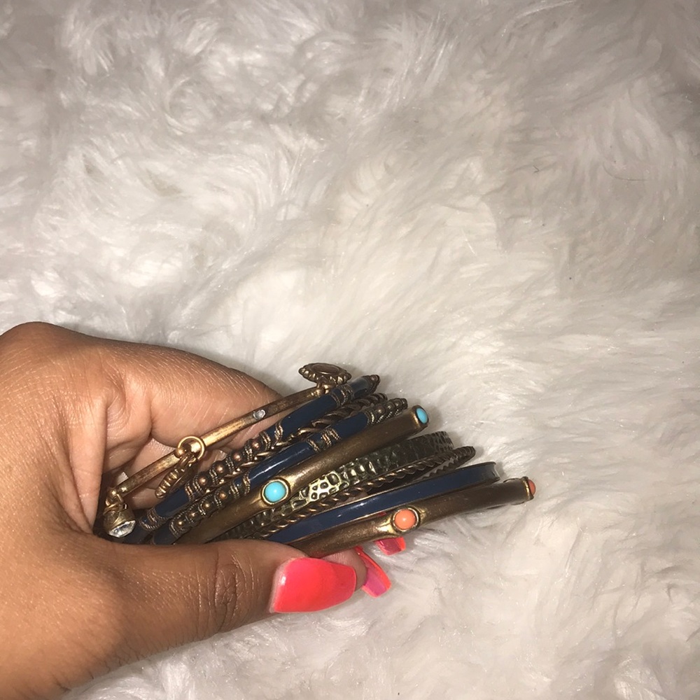 Bracelets bangles